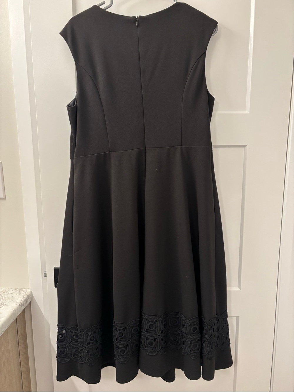 Womens Black Sleeveless Fit-and-Flare Dress with Lace Hem